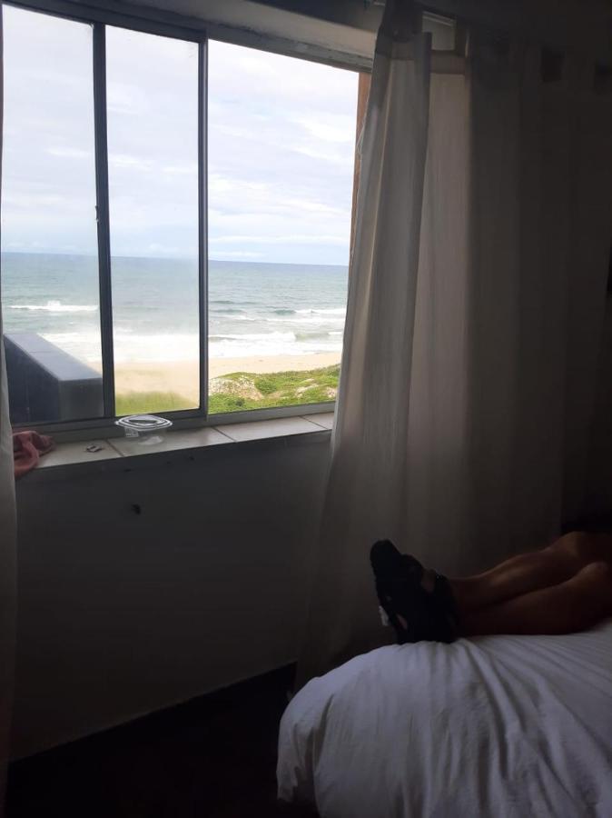 Breezy Seaview- On The Amanzimtoti